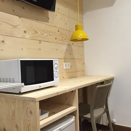 ペンション ウルキア ゲストハウス 2*