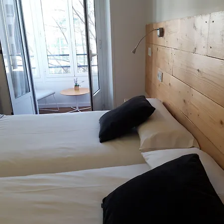 ゲストハウス ペンション ウルキア 2*