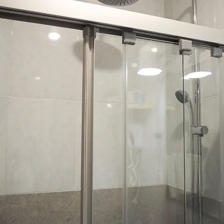 ペンション ウルキア ゲストハウス 2*