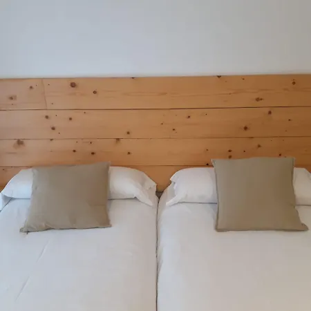 ペンション ウルキア ゲストハウス 2*