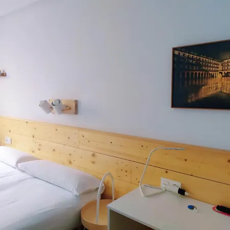 桦木旅馆 招待所 2*